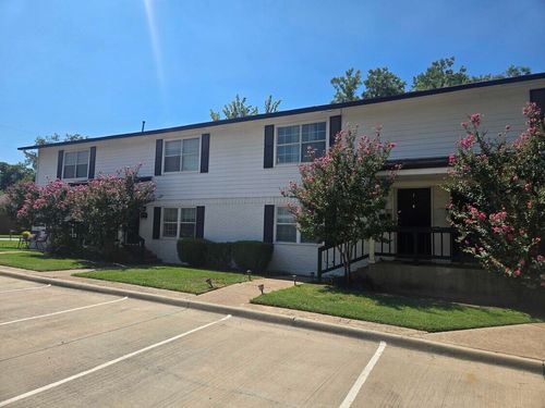 210 Austin St, Grapevine, TX, 76051-3663 | Card Image