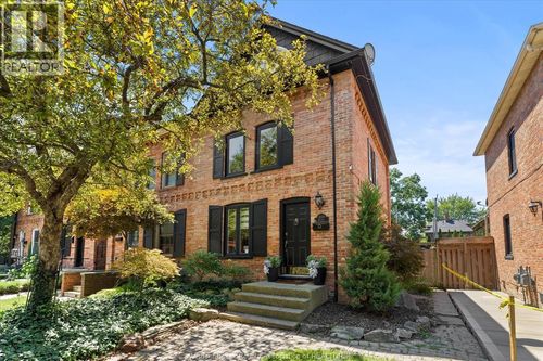 859 Monmouth Rd, Windsor, ON, N8Y3L5 | Card Image