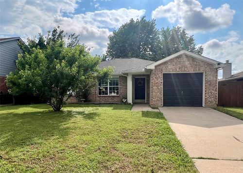 7208 Autumn Run Dr, Forest Hill, TX, 76140-1930 | Card Image