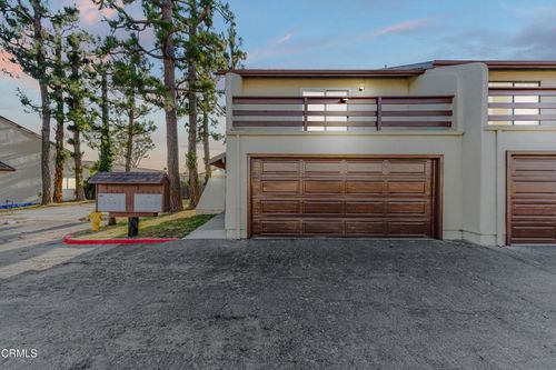 261 Glenwood Dr, Oxnard, CA, 93030-4033 | Card Image