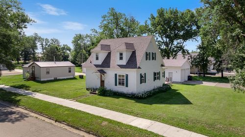 307 W Garfield St, Hendricks, MN, 56136-9545 | Card Image