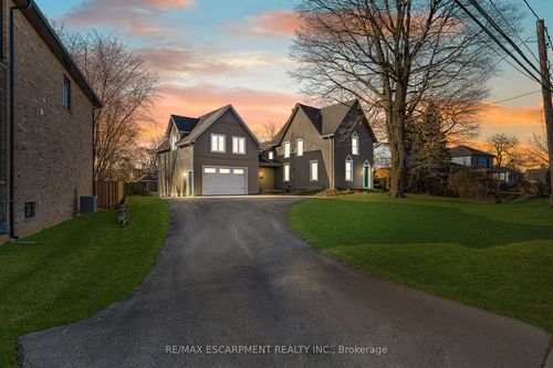 {{alt}} | Card Image