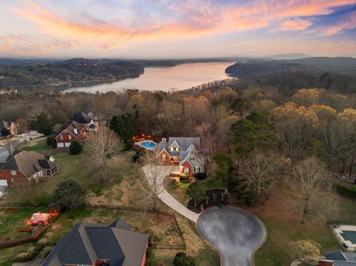 2600 Brown Ridge Ln, Hixson, TN, 37343-1879 | Card Image