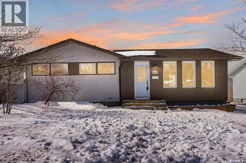 40 Richardson Cres, Regina, SK, S4S4J3 | Card Image