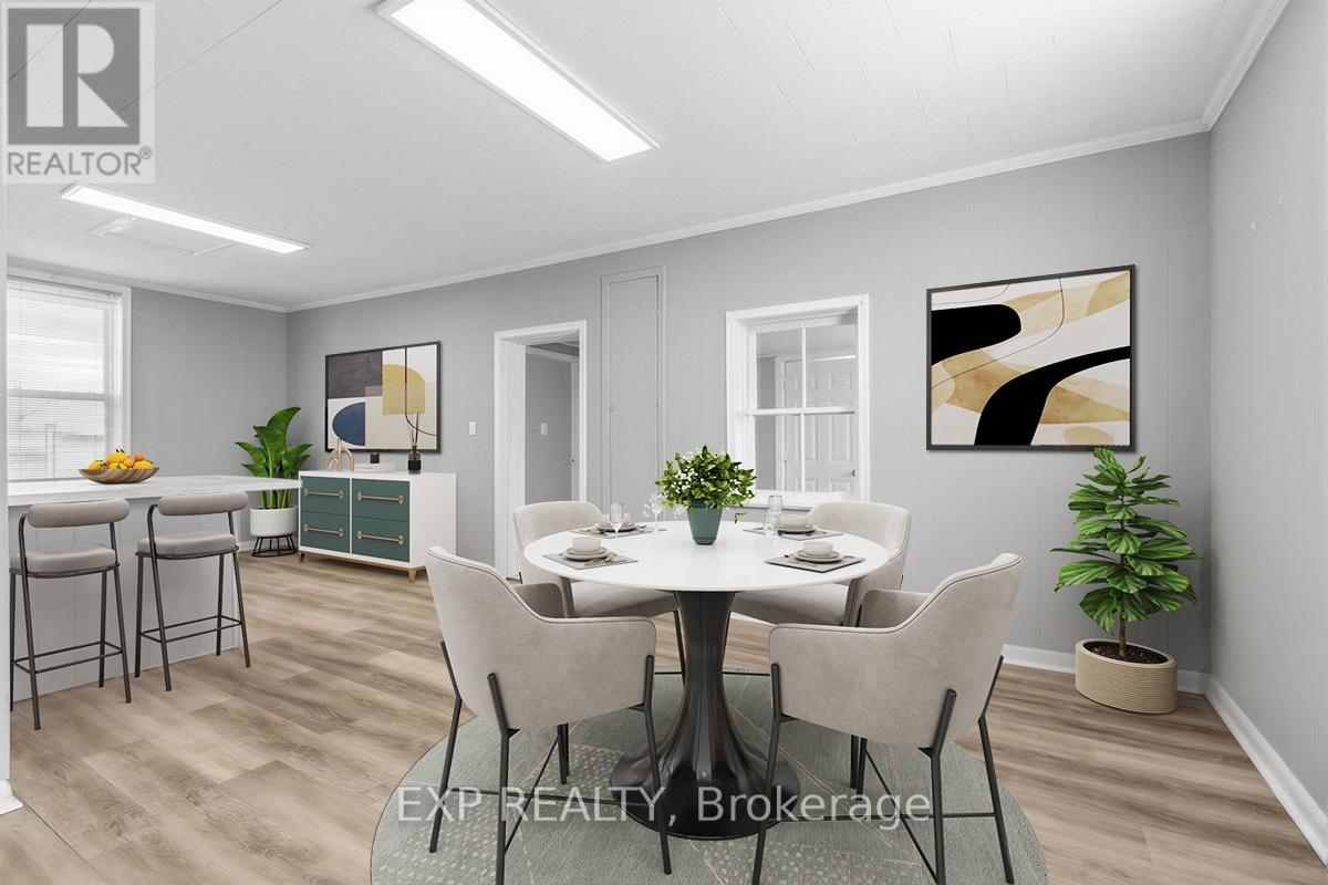 Residential in Bradford West Gwillimbury (Bradford) 3