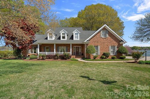 223 Wilson Lake Rd, Mooresville, NC, 28117-8469 | Card Image