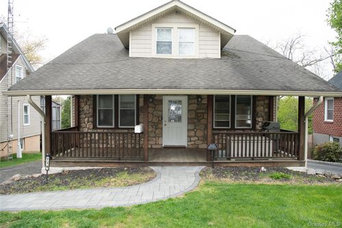 77 N Main St, Pearl River, NY, 10965-1847 | Card Image
