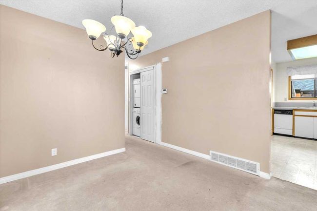 84 Shawmeadows Crescent Sw, House other with 4 bedrooms, 2 bathrooms and 1 parking in Calgary AB | Image 6