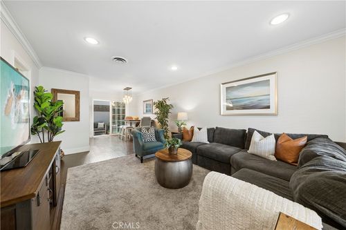 2414 Niagara Way, Costa Mesa, CA, 92626-6537 | Card Image