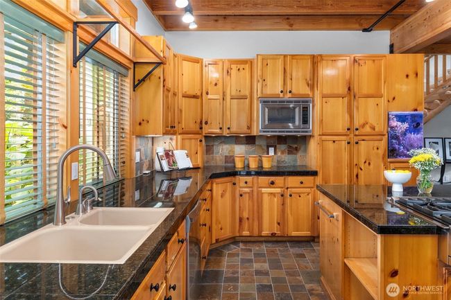 16375 Ne 44 Th Ct, House other with 3 bedrooms, 3 bathrooms and 3 parking in Redmond WA | Image 12
