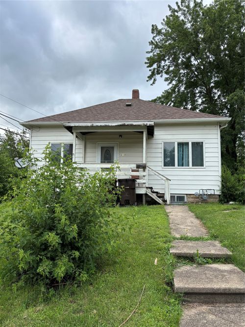 215 W Clay St, Osceola, IA, 50213-1209 | Card Image