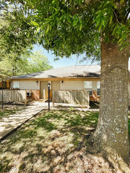 apt-f-100 Ballygar St, Clarksville, TN, 37043-2800 | Card Image