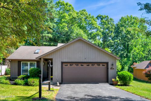 35 Meadow Rue Pl, Malta, NY, 12020-4367 | Card Image