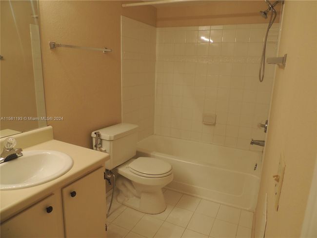 APT-4304 - 2846 S University Dr, Condo with 1 bedrooms, 1 bathrooms and null parking in Davie FL | Image 13