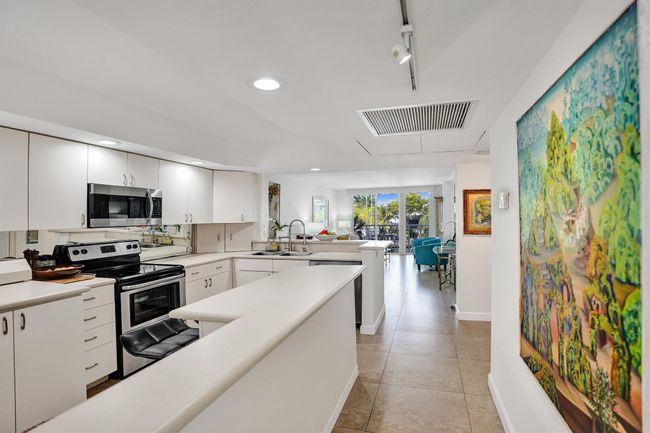 APT-304 - 155 Isle Of Venice Dr, Condo with 2 bedrooms, 2 bathrooms and null parking in Fort Lauderdale FL | Image 4