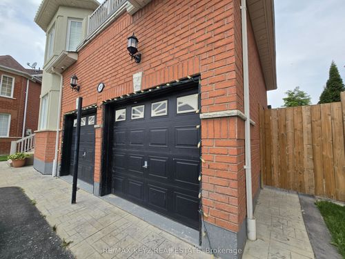 45 Ball Cres, Whitby, ON, L1P1W6 | Card Image