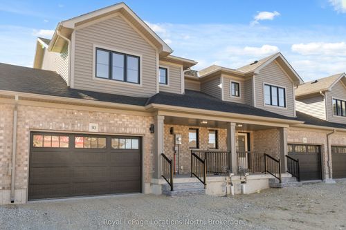28 Swain Cres, Collingwood, ON, L9Y5T3 | Card Image