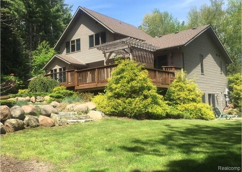3579 Stanley Rd, Lapeer, MI, 48446-9043 | Card Image