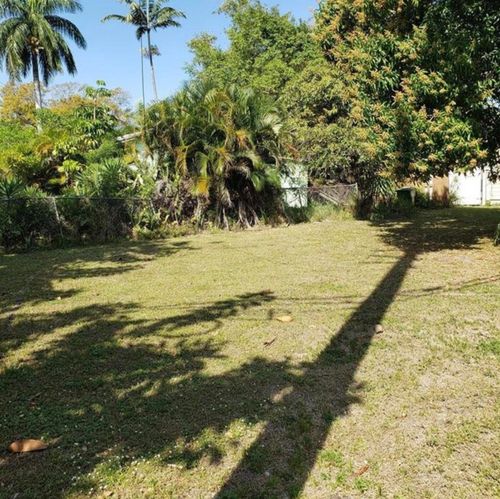 2056 Ne 9th Ave, Wilton Manors, FL, 33305-2209 | Card Image