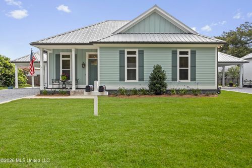 329 Saint George St, Bay Saint Louis, MS, 39520-4431 | Card Image