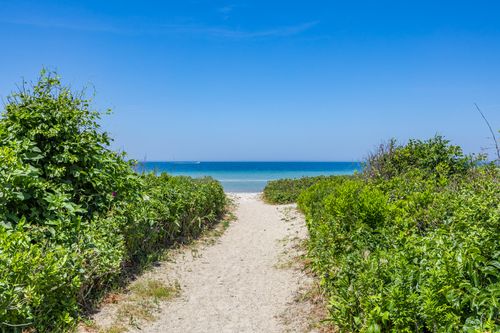 79 Clowes Dr, Falmouth, MA, 02540-2333 | Card Image