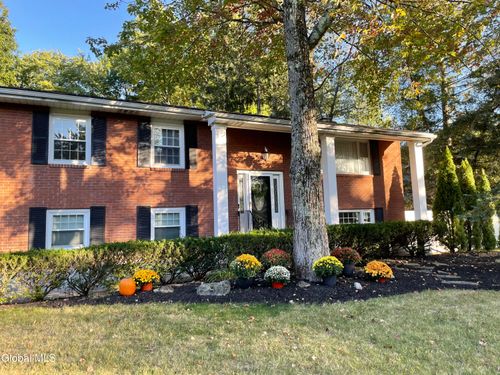 17 Ashley Dr, Newtonville, NY, 12110-5133 | Card Image