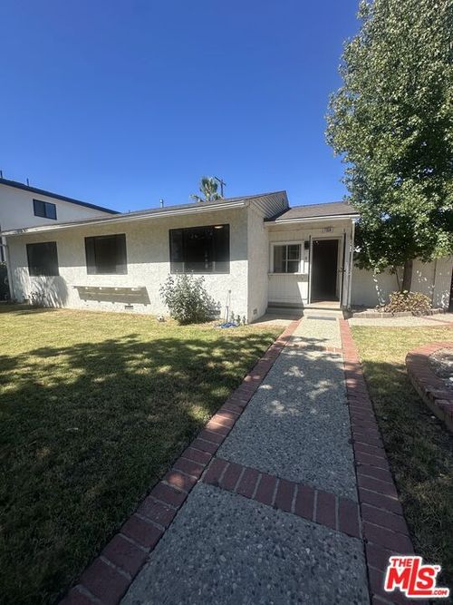 7359 Amestoy Ave, Van Nuys, CA, 91406-4445 | Card Image