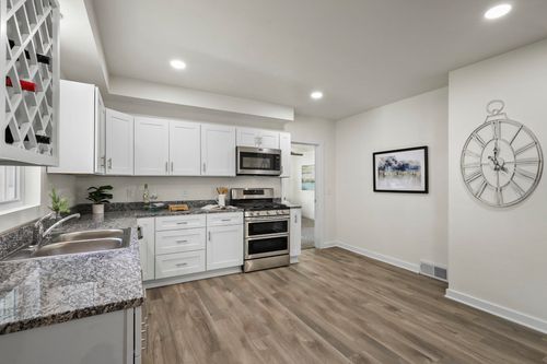 709 Linnerud Dr, SUN PRAIRIE, WI, 53590-2807 | Card Image