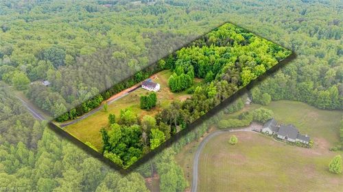1528 Kallam Mill Rd, Madison, NC, 27025-8261 | Card Image