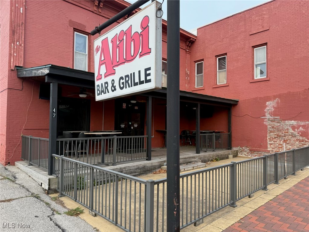 47 W Main St, Geneva, OH 44041
