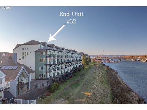32-905 N Harbour Dr, Portland, OR, 97217-7589 | Card Image