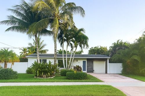 9510 Sw 45th St, Miami, FL, 33165-5832 | Card Image