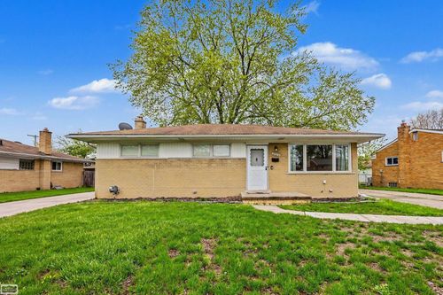 35515 Golden Dr, Clinton Township, MI, 48035-2725 | Card Image