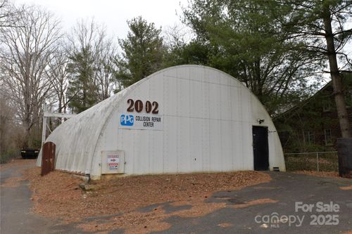 2002 Us 70 Hwy, Swannanoa, NC, 28778-8211 | Card Image