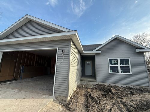 403 E Larmon St, Tolono, IL, 61880-9596 | Card Image