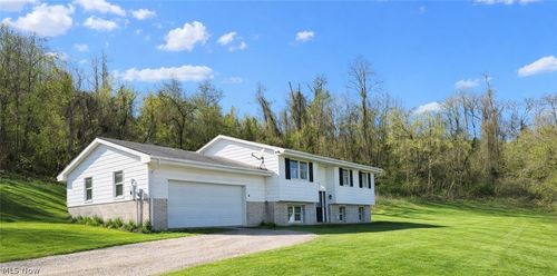 57585 Patty Mine Rd, Martins Ferry, OH, 43935-2612 | Card Image