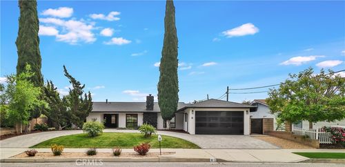 8 W Janss Rd, Thousand Oaks, CA, 91360-3326 | Card Image