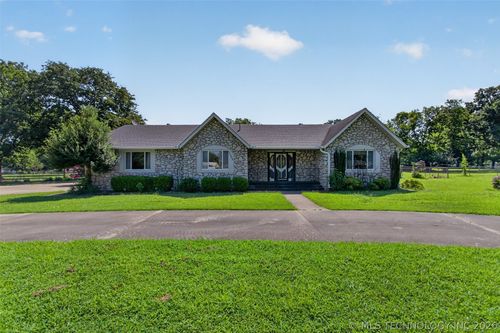 1102 N Delaware St, Chouteau, OK, 74337-3640 | Card Image