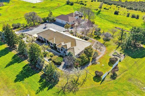 5475 Ferseyna Way, Valley Springs, CA, 95252-8647 | Card Image