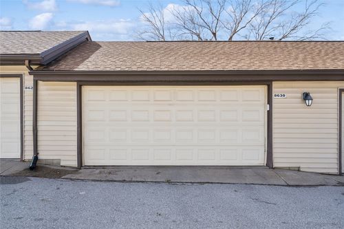 b-8630 Alpine Dr, Urbandale, IA, 50322-1586 | Card Image