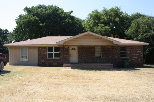 423 Waller Dr, Bowie, TX, 76230-6819 | Card Image