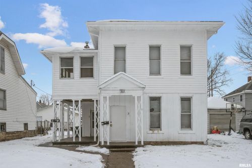 557 6th Ave S, Clinton, IA, 52732-4674 | Card Image