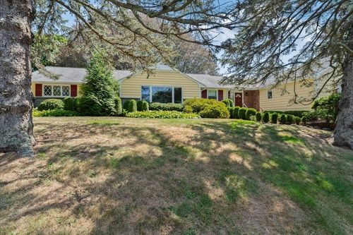 26 Westwood Dr, Portsmouth, RI, 02871-1322 | Card Image