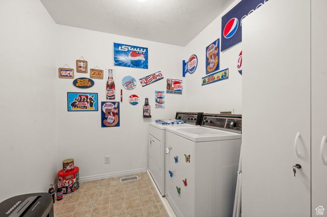 916 E Grape Ivy Way, Condo with 3 bedrooms, 3 bathrooms and 2 parking in Millcreek UT | Image 16