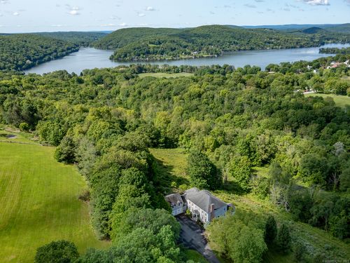 293 Lake Rd, Warren, CT, 06777-1124 | Card Image