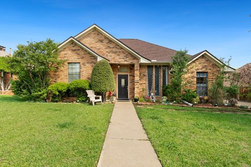 205 Forest Creek Dr, Sherman, TX, 75092-4023 | Card Image