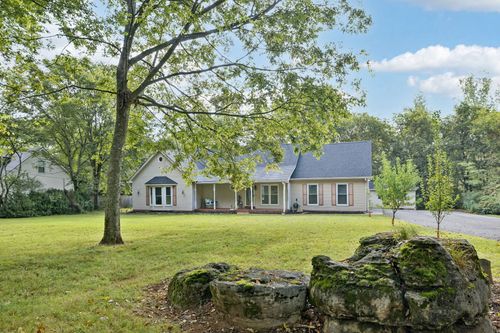 8988 Big Oak Dr, Murfreesboro, TN, 37129-7906 | Card Image