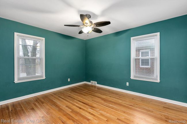 2368 Stanhope St, House other with 3 bedrooms, 2 bathrooms and null parking in Grosse Pointe Woods MI | Image 10