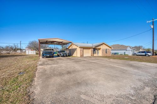 840 Driftwood Ln, Cottonwood Shores, TX, 78657-9448 | Card Image