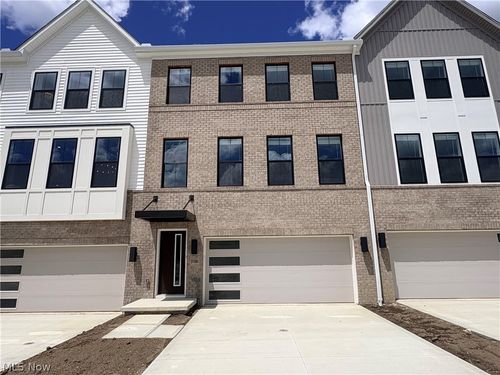 27385 Avery Ave, Bedford, OH, 44146 | Card Image